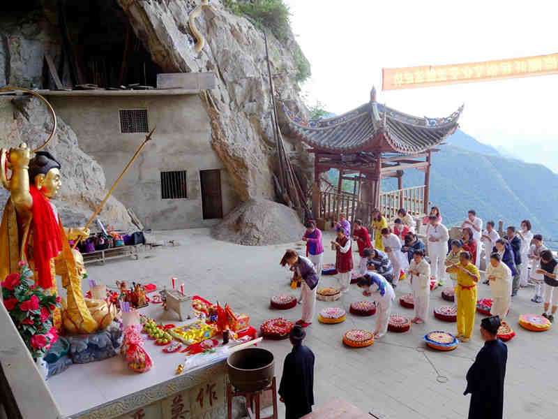 四川三太子祖廟.峨嵋山.翠屏山.樂山大佛6日